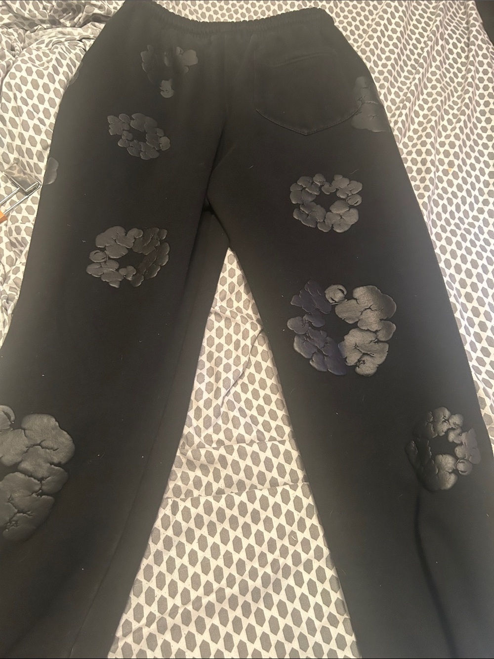 Black denim tears sweatpants comfortable XL in Men’s but it fits like a L and M - Picture 3 of 3